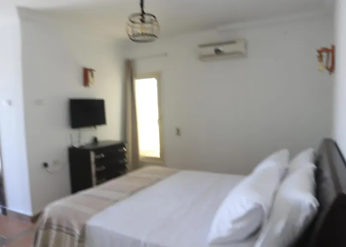 فندق مبيت وإفطار Zahra Club *