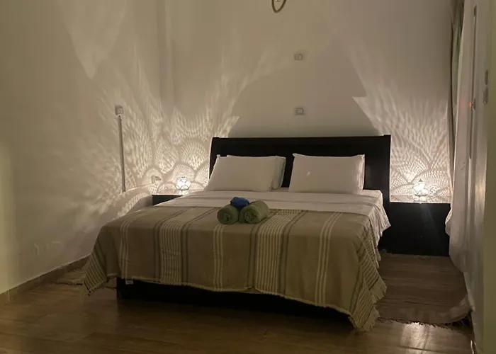 فندق مبيت وإفطار Zahra Club *